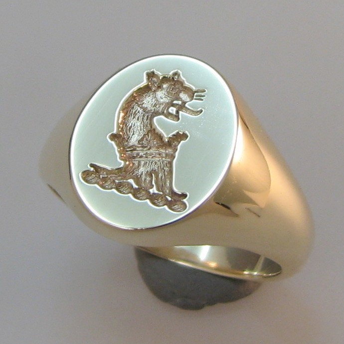 deep reverse crest engraved leopard head crown collar signet ring