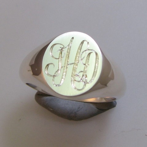 freestyle initials engraved signet ring